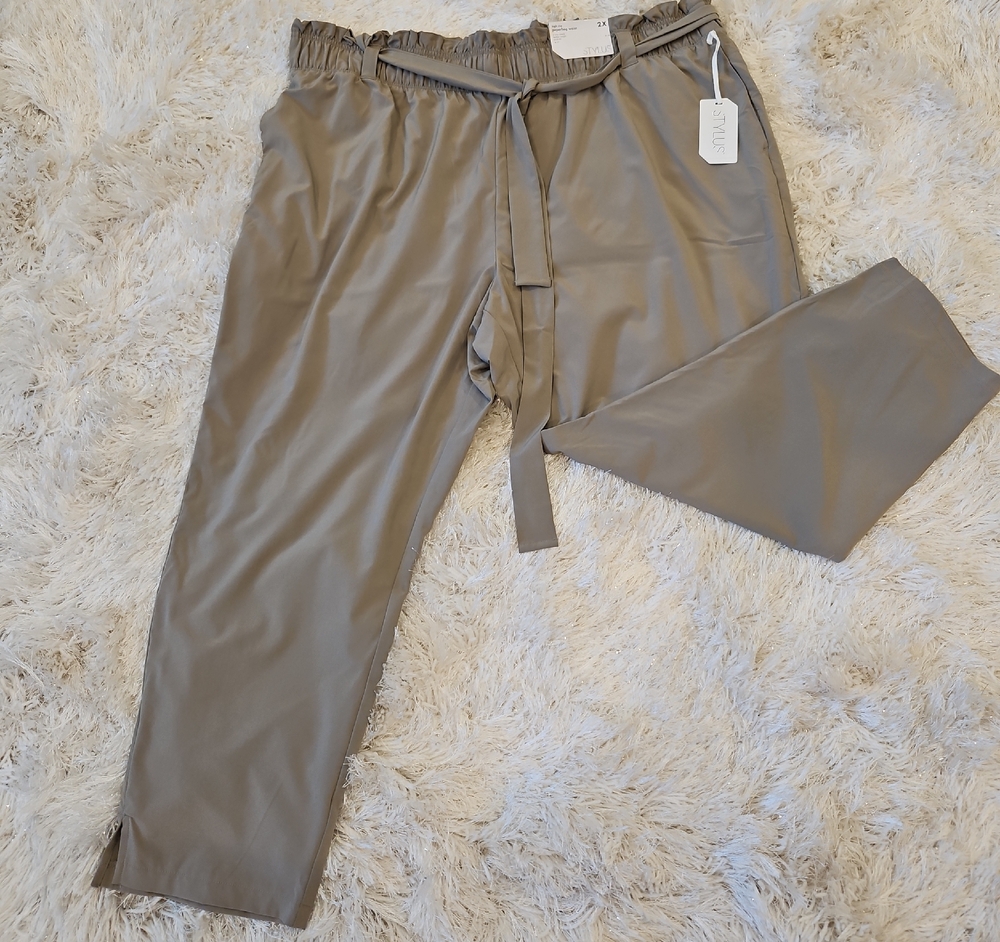 STYLUS Women's Tan Joggers